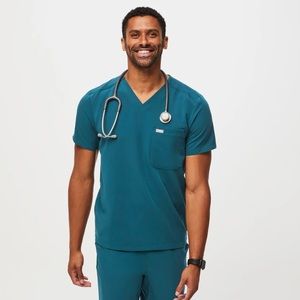 FIGS Leon Three-Pocket Scrub Top | Deep Reef